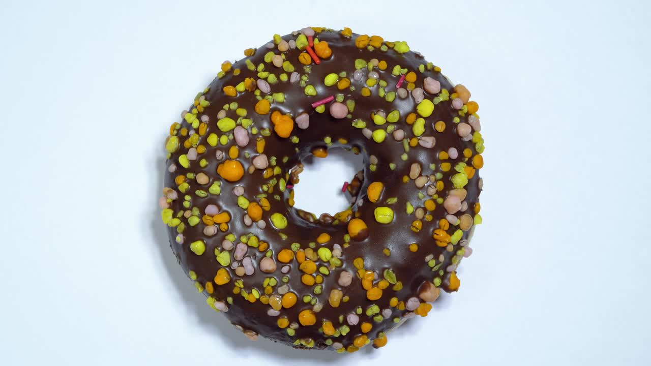 색 바탕에 회전하는 달한 도, 전통적인 미국 달함