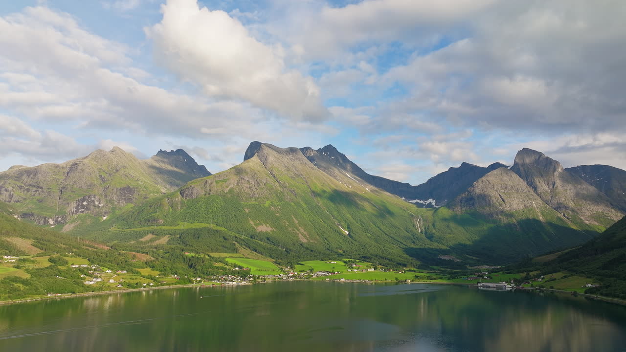 스칸디나비아 의 멋진 풍경 과 피오르드 의 넓은 각도 에 대한 공중 사진