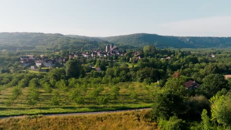 Floirac-Ist-Ein-Kleines-Mittelalterliches-Dorf-Im-Französischen-Departement-Lot