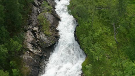 stikkelvikelva river from above in slow motion