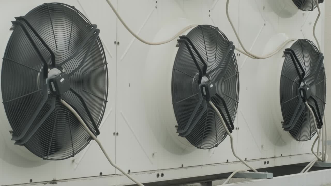 unidades de calefacción, ventilación y aire acondicionado en el techo