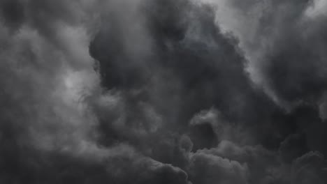 Nubes-De-Tormenta-Con-Relámpagos