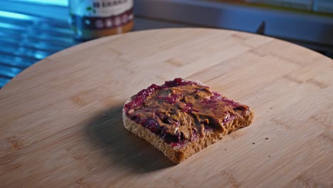 Low-calorie-PBJ-Sandwich