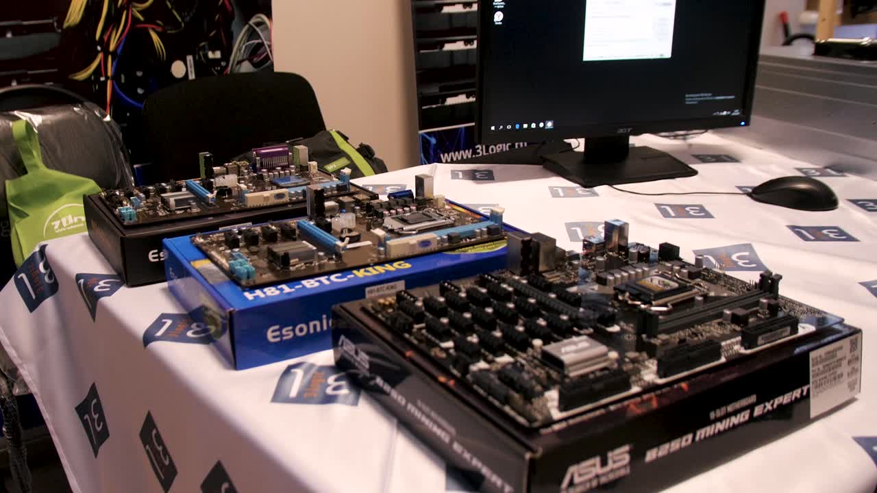 전시된 컴퓨터 부품