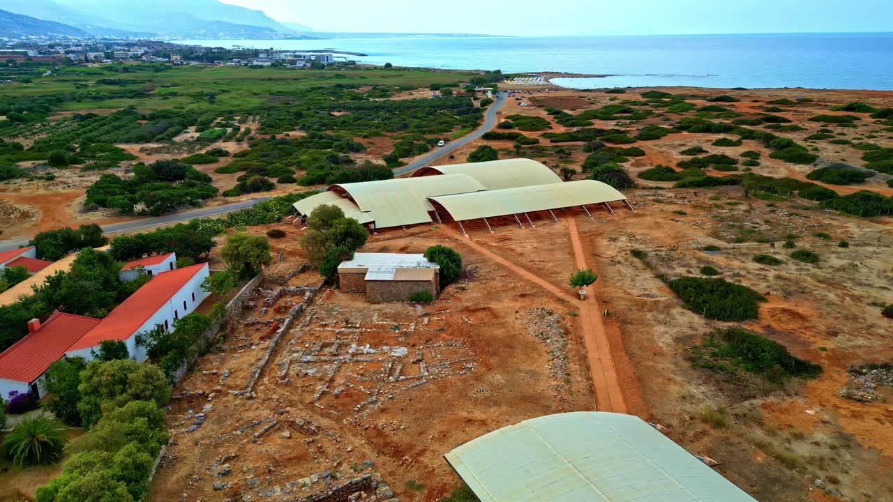 vuelo de avión no tripulado sobre el megaron des königs en grecia