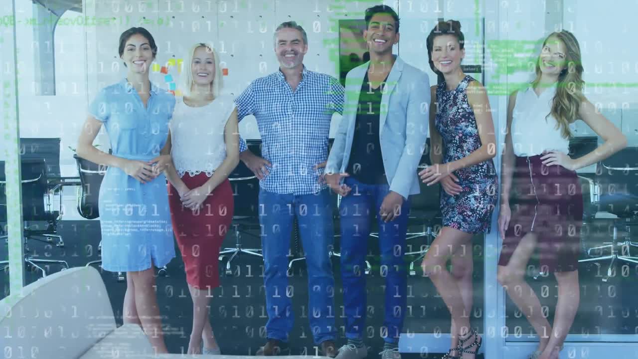 사무실에서 다양한 비즈니스 사람들에 대한 데이터 처리의 애니메이션