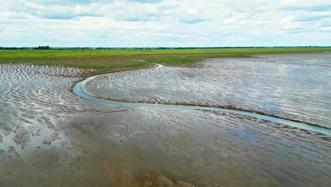 Rissige-Wattenmeer-In-Einer-Salzwiese