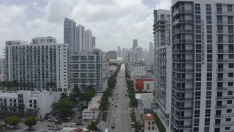 Excelente-Toma-Aérea-Del-Horizonte-De-Miami,-Florida