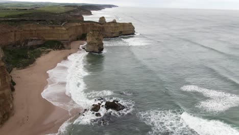 impresionantes imágenes aéreas de 12 apóstoles a lo largo de la costa australiana, las vacaciones de la gran carretera oceánica