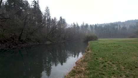 Panorámica-Interior-De-Las-Cuevas-De-Postojna-Sobre-Estalagmitas-Estalactitas