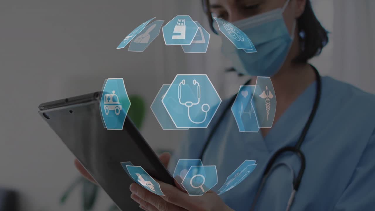 디지털 태블릿을 사용하여 마스크를 착용한 백인 여성 의사 위에 지구를 형성하는 아이콘의 애니메이션