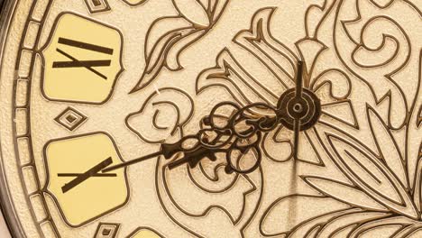 primer plano de la esfera del reloj antiguo. reloj de bolsillo antiguo.