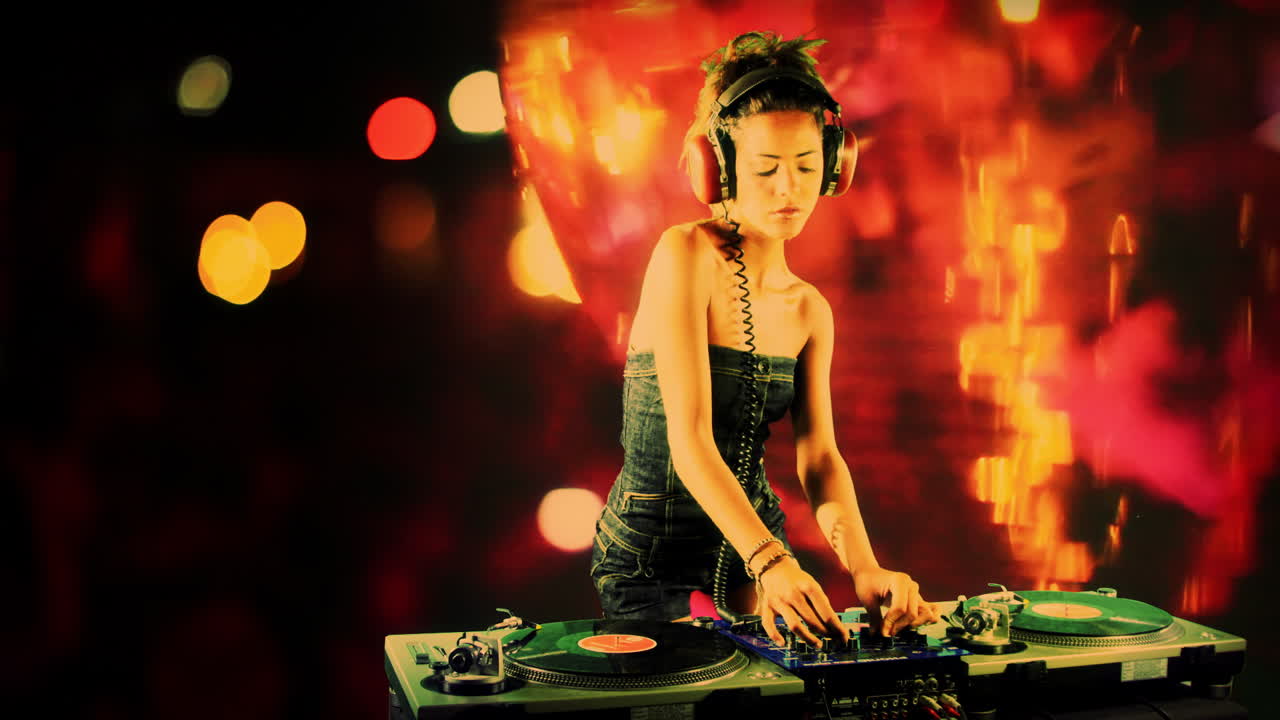 mujer dj 26