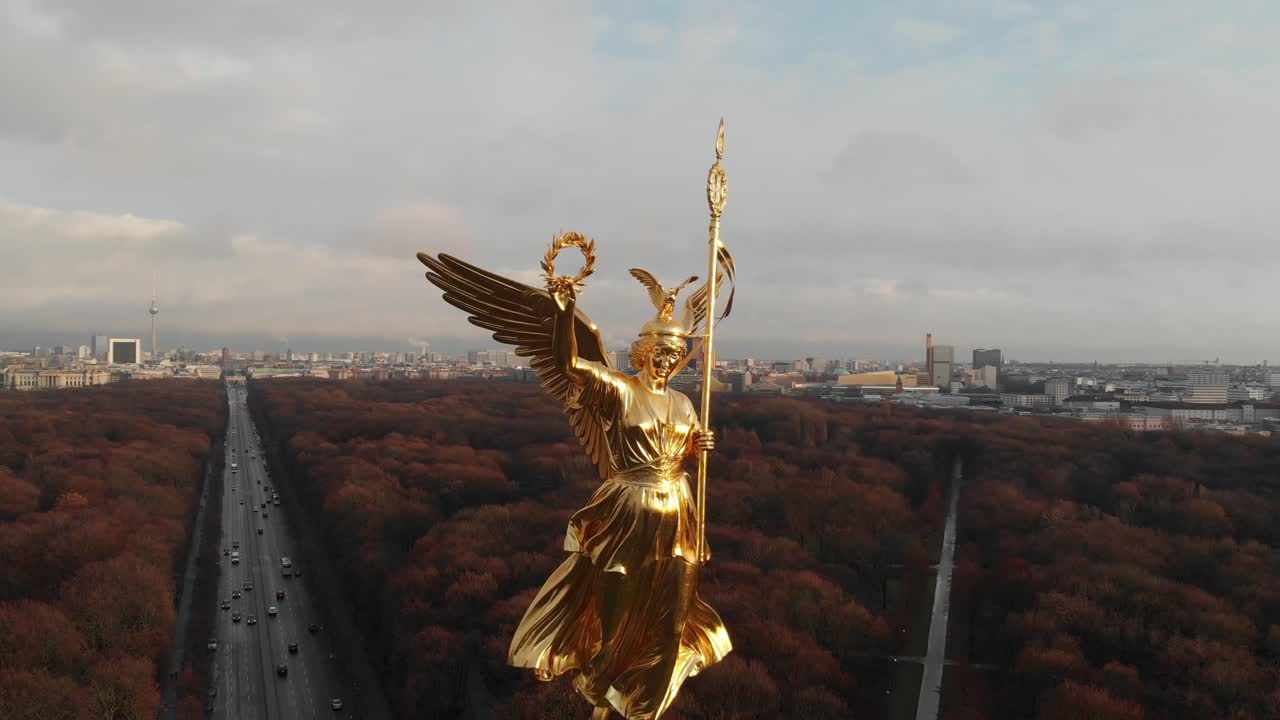 Victory ColumnGroßer Stern, Berlin close up with a drone at 4k 24fps in a beautiful afternoon of Christmas in Berlin Germany