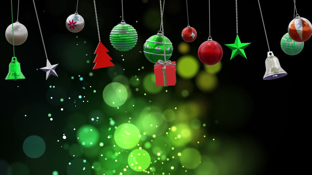 animación de bolas de navidad y nieve cayendo sobre un fondo negro