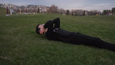 doing push-ups park