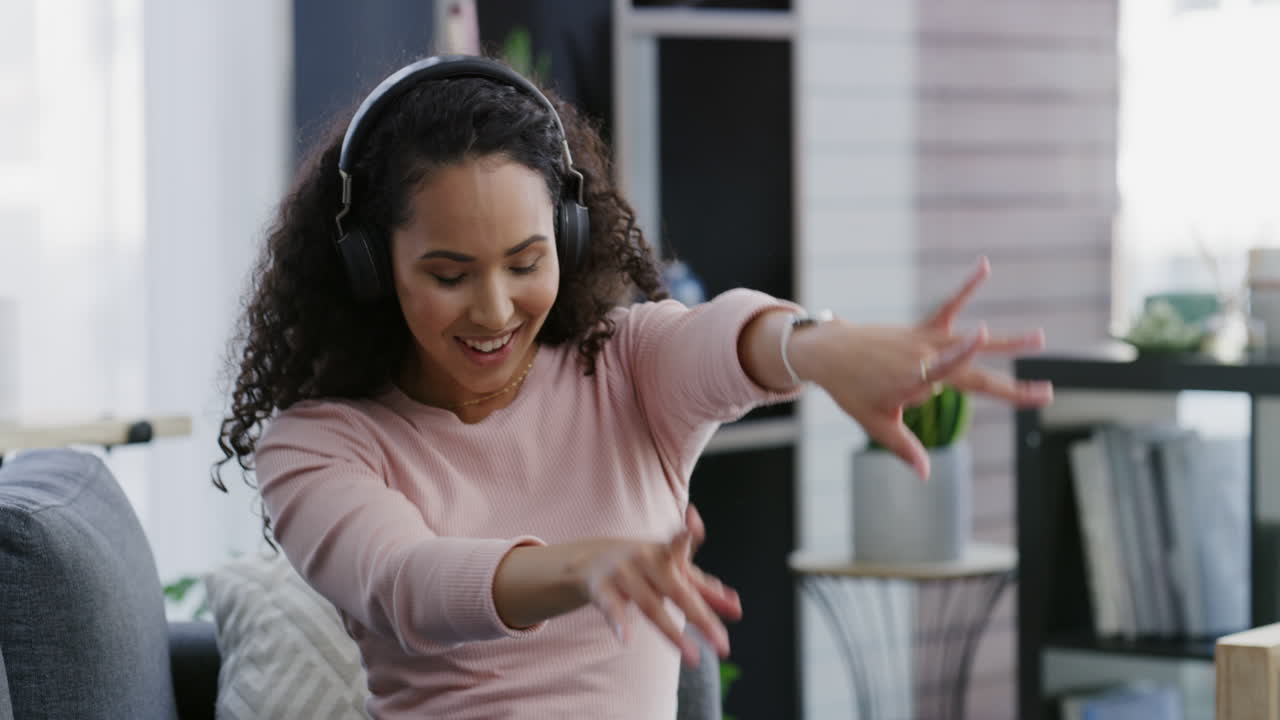 This song is so good, I can't help but dance