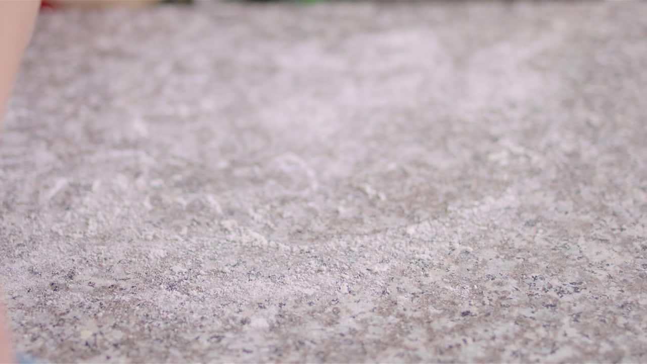 niño chef cocinando, cortando y horneando, minichef-20