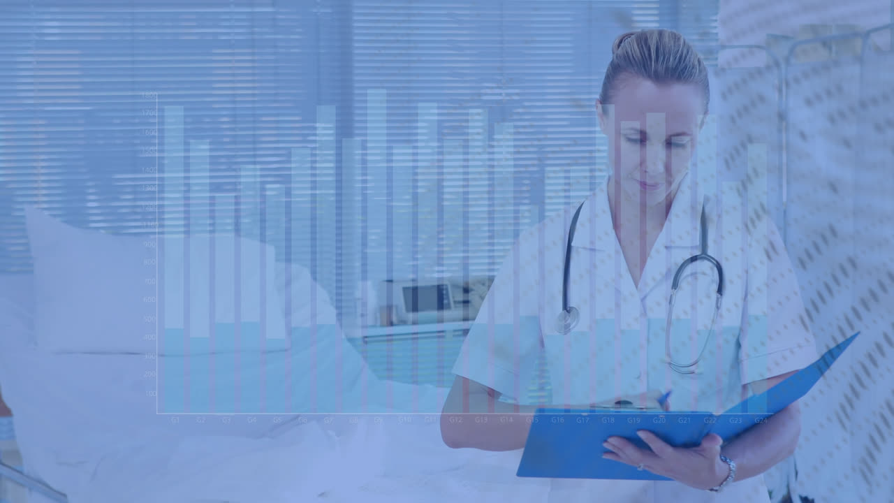 animación del procesamiento de datos sobre una doctora caucásica