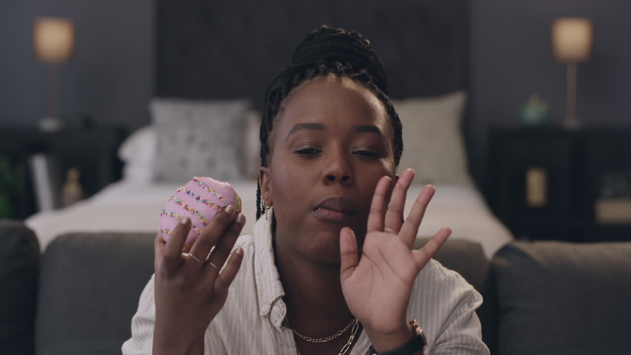 un pastel al día mantiene alejados a los gruñones.