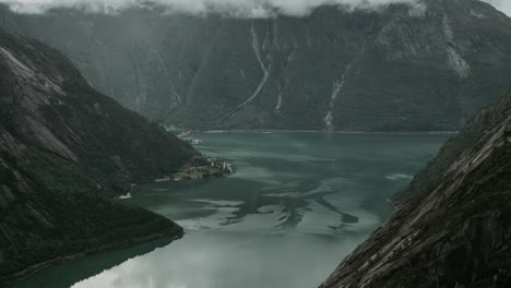 video de lapso de tiempo del hermoso eidfjord en el oeste de noruega