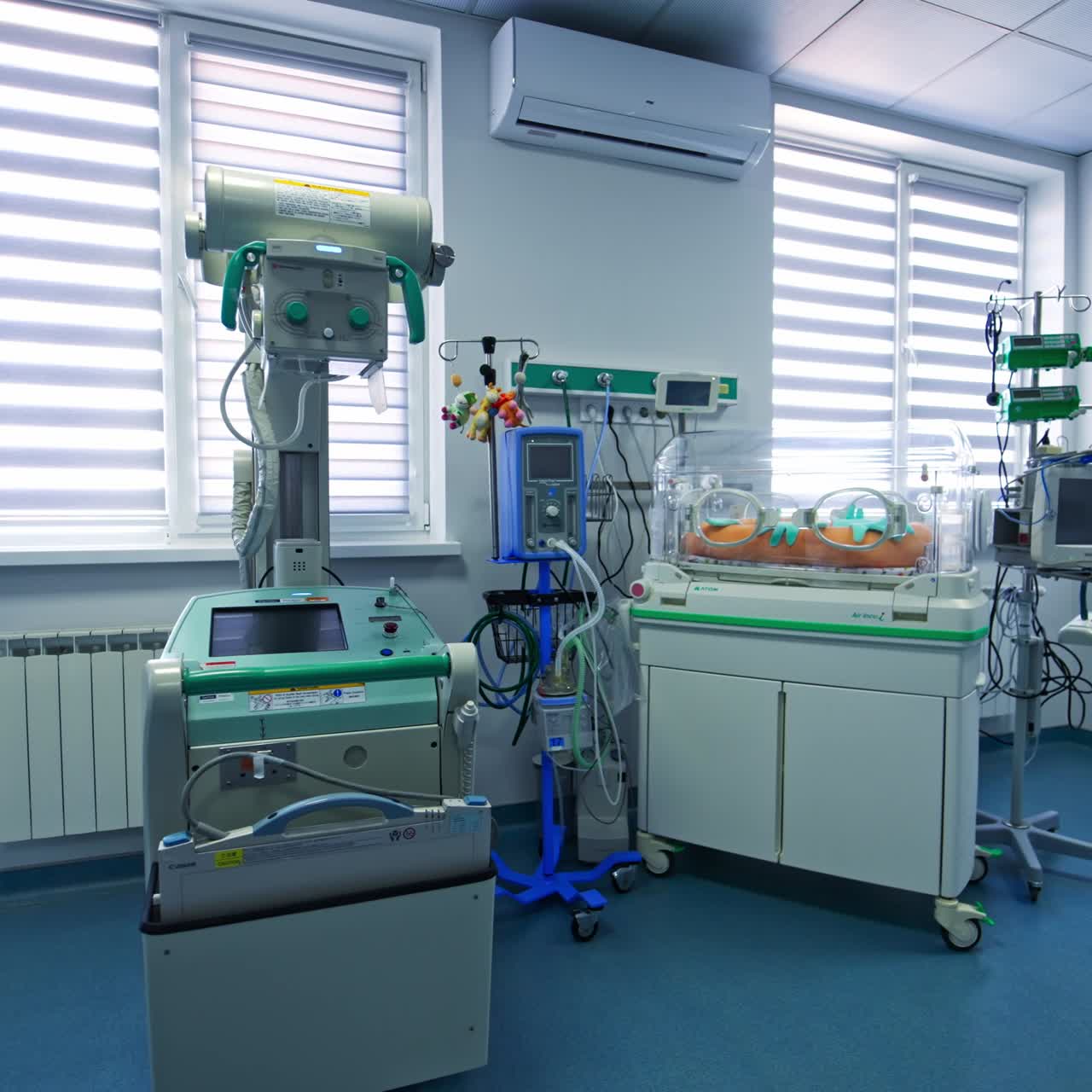 Advanced present-day equipment for newborn children resuscitation. Modern apparatuses for saving babies in maternity hospital