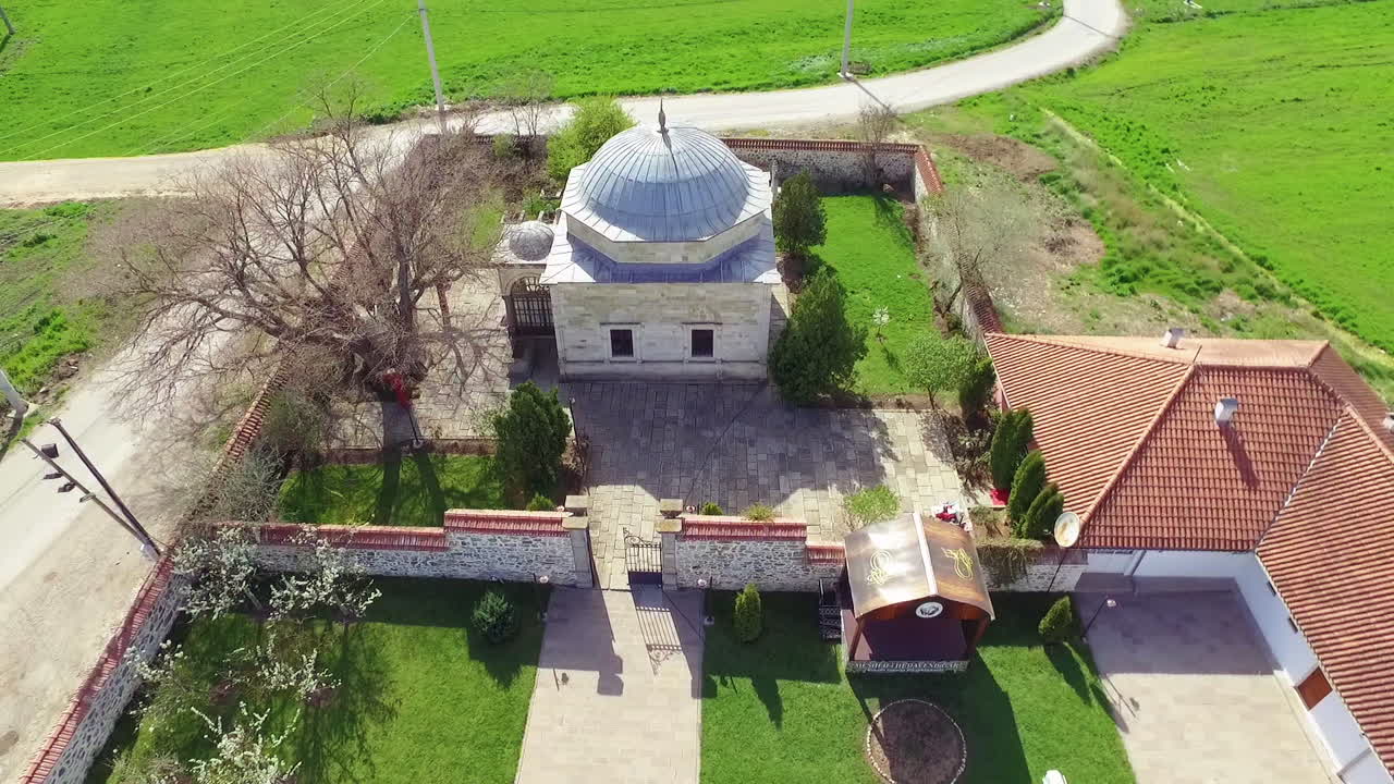 vista aérea de la turba del sultán murad, kosovo