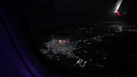 Die-Lichter-Der-Stadt-Salamanca-Aus-Einem-Flugzeug