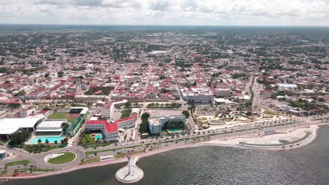 Blick-Auf-Die-Bucht-Von-Campeche-Mit-Ruhigem-Meer