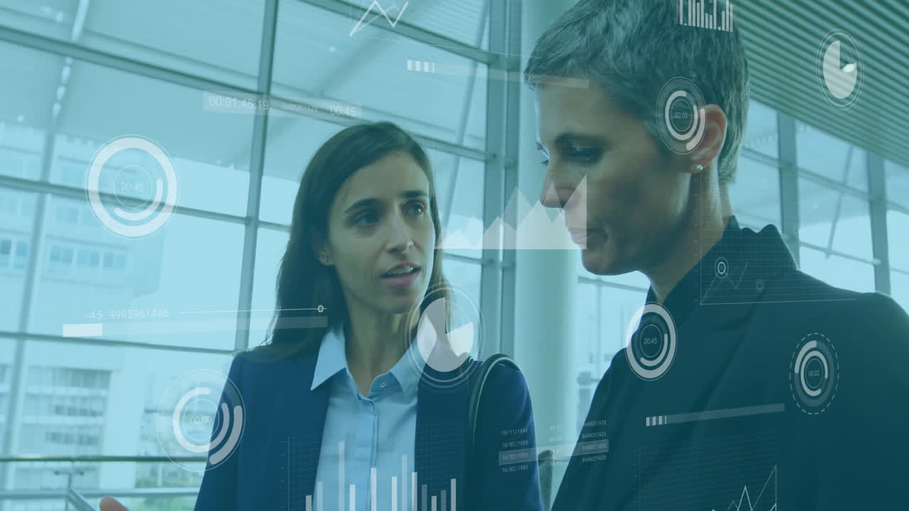 Animazione dell'elaborazione di dati finanziari con diversi colleghi che discutono di lavoro in ufficio