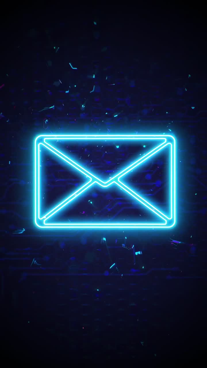 Icona a forma di busta al neon con un bagliore futuristico, ripresa da un'angolazione frontale, ideale per sfondi video.