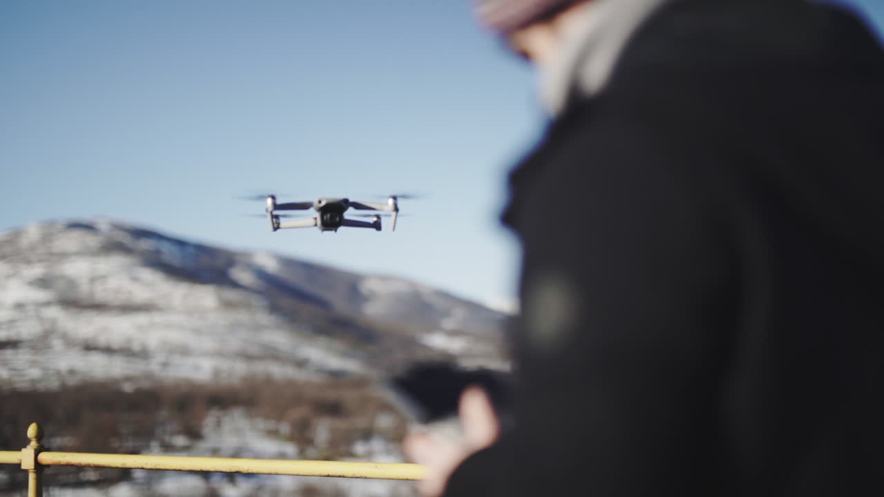 주변을 맴도는 스페인에서 dji mavic 삼각대 모드 테스트