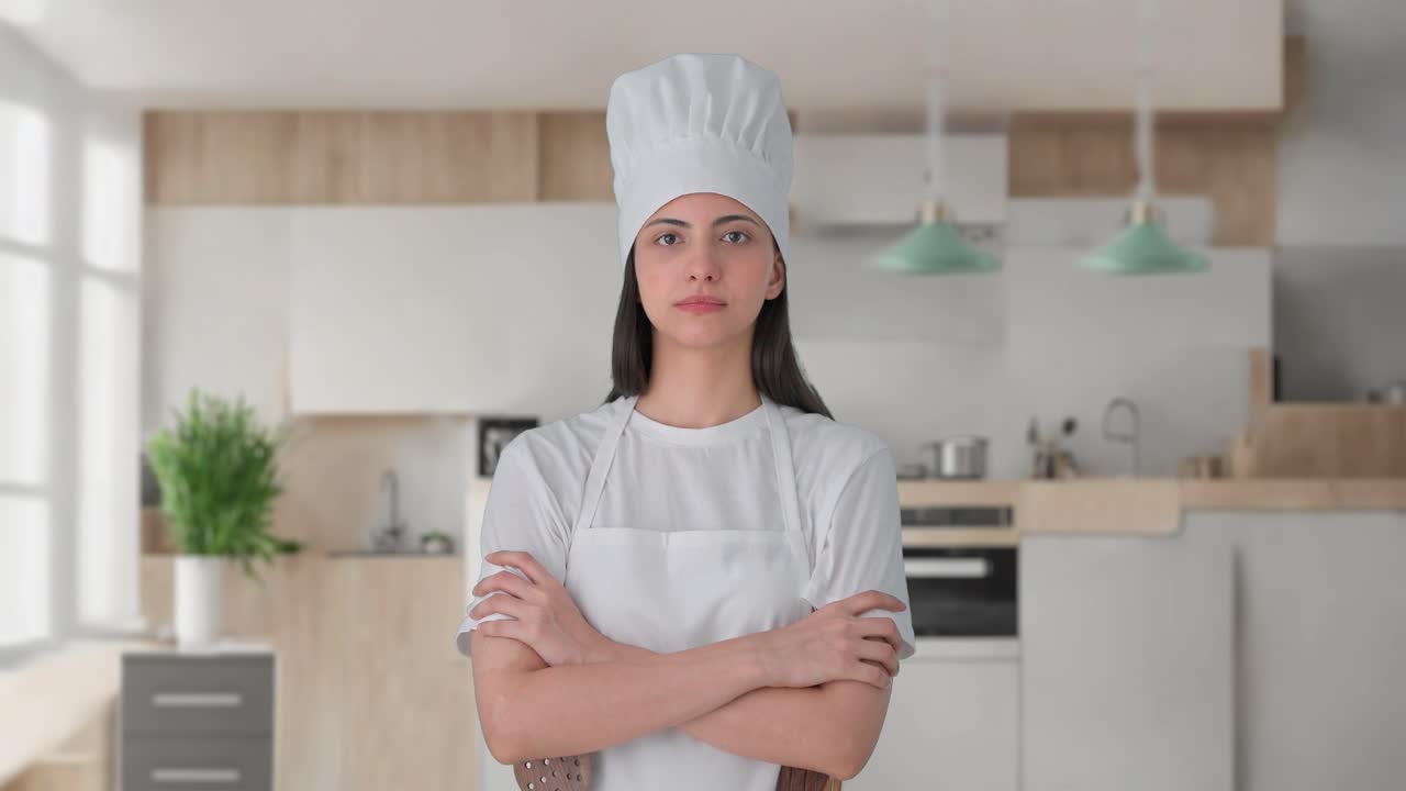 Ritratto di chef professionista indiana