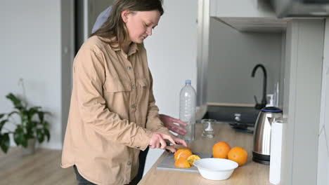 Pareja-Ciega-En-La-Cocina