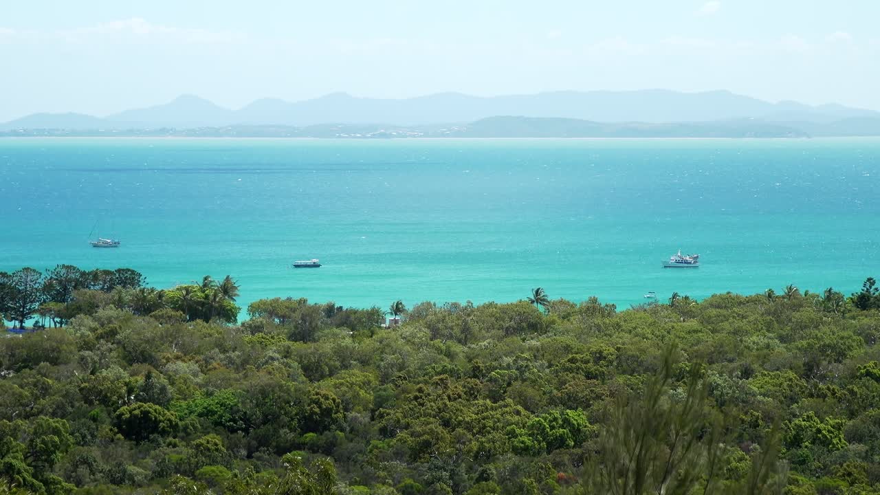Incredible scenic overlook from Great Keppel Island’s highest point. Turquoise waters, vibrant greenery, and panoramic views of this tropical paradise. A true Queensland gem.