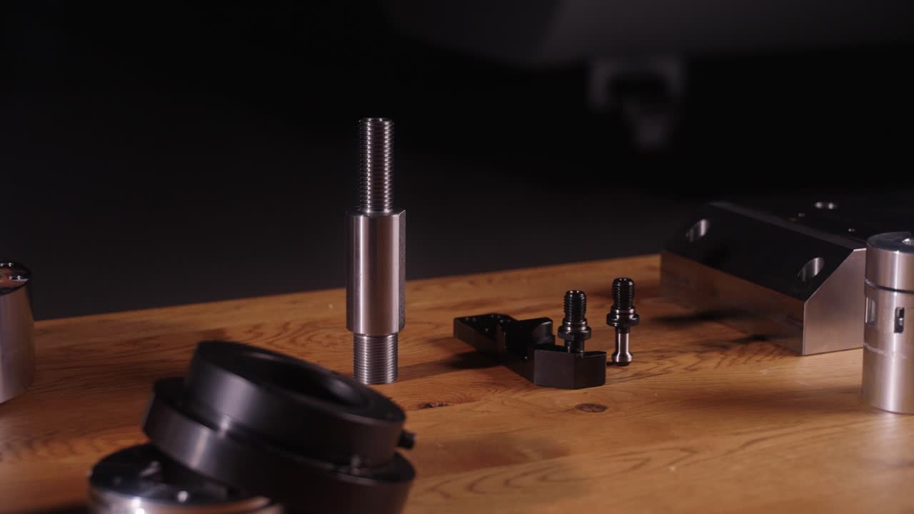 테이블에 cnc 금속 조각