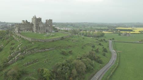 Archäologische-Luftaufnahme-Von-Cashel-Caiseal,-Tipperary,-Irland