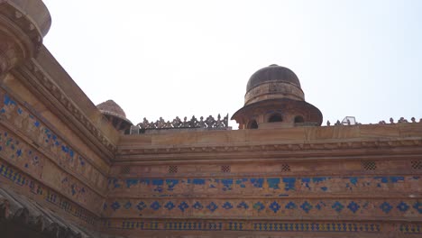 Pinturas-Murales-En-El-Interior-Del-Palacio-Maan-Singh-Del-Fuerte-Gwalior-En-Madhya-Pradesh,-India