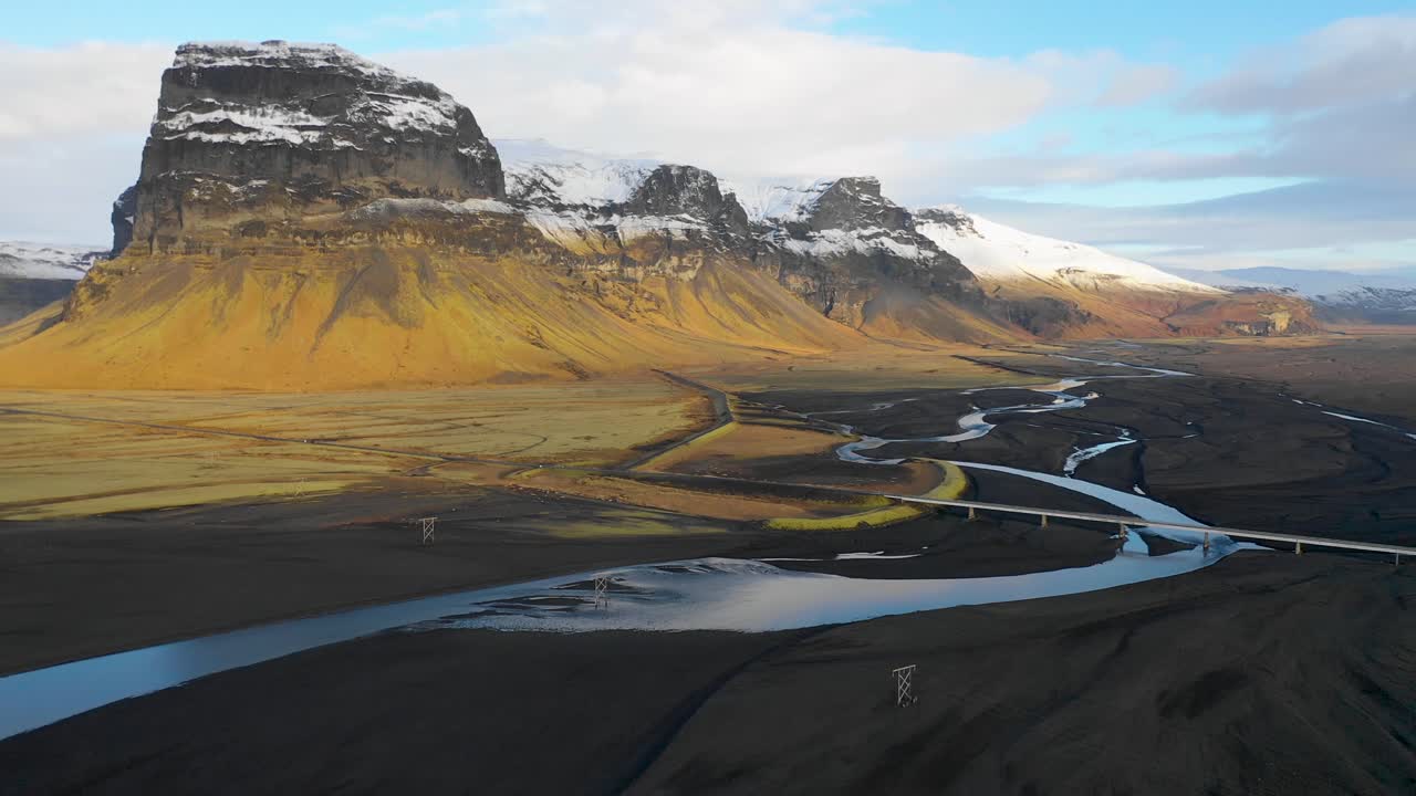 남쪽 아이슬란드의 lómagnúpur에 단풍의 공중