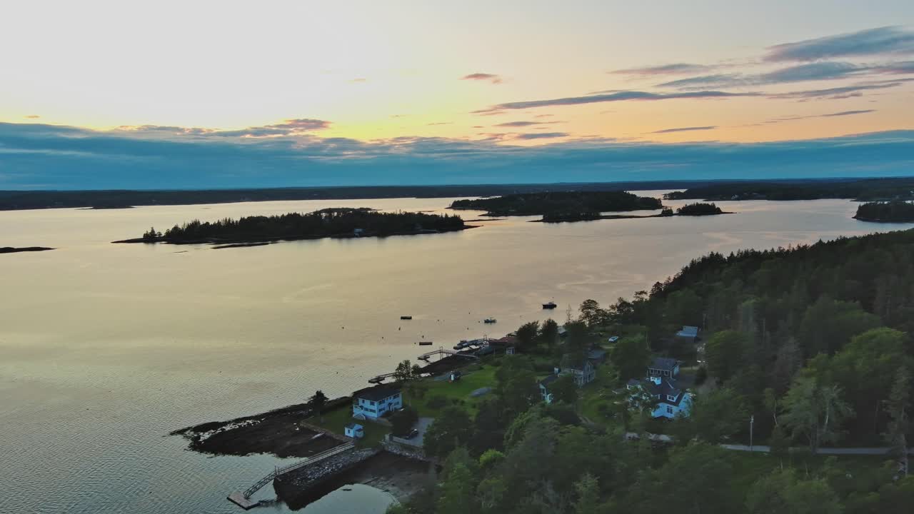 카메론 코브 와이드 해가 지는 공중 사진