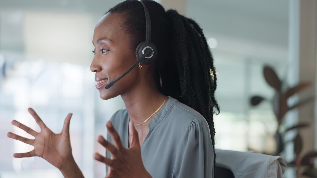 Call center, consulting and business woman