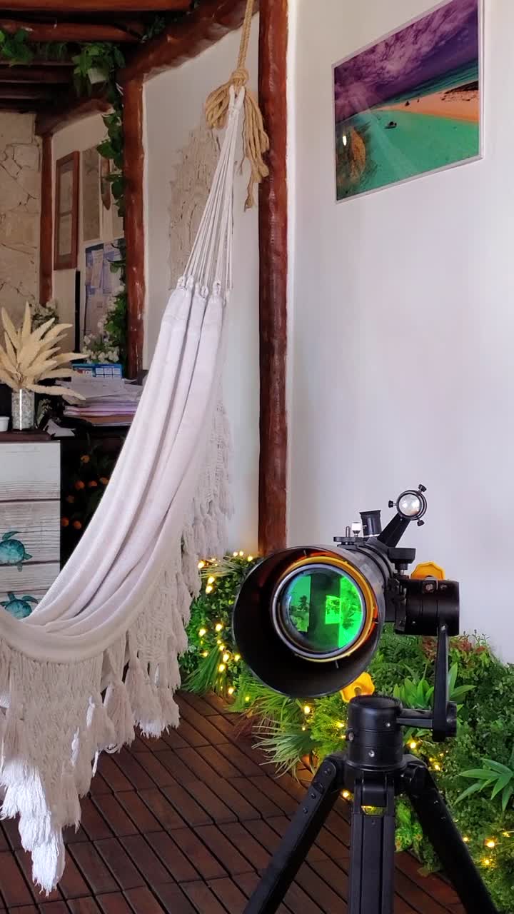 Vertical format — telescopic and tilted hammock.