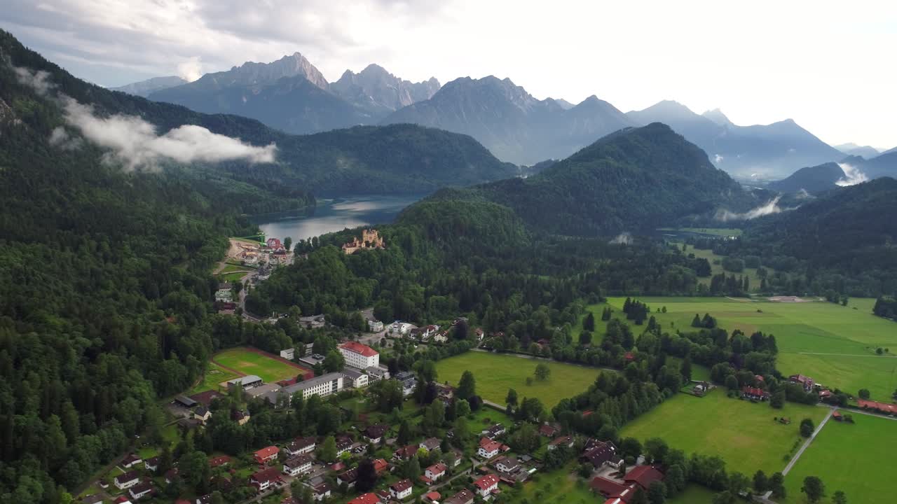 castillo de neuschwanstein alpes bávaros alemania