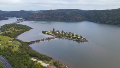 Aerial-View-Of-Peat-Island-And-Hawkesbury-River---Hawkesbury-River-Bridge-In-Mooney-Mooney,-New-South-Wales,-Australia