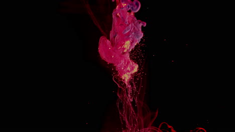 La-Tinta-Rosa-Y-Púrpura-Ardiente-Fluye-Como-Lava-A-Través-Del-Agua-En-Negro,-Abstracto