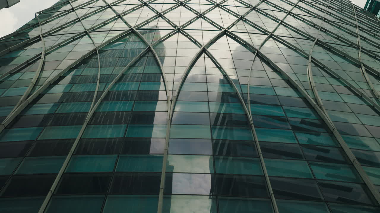 fachada moderna de un rascacielos