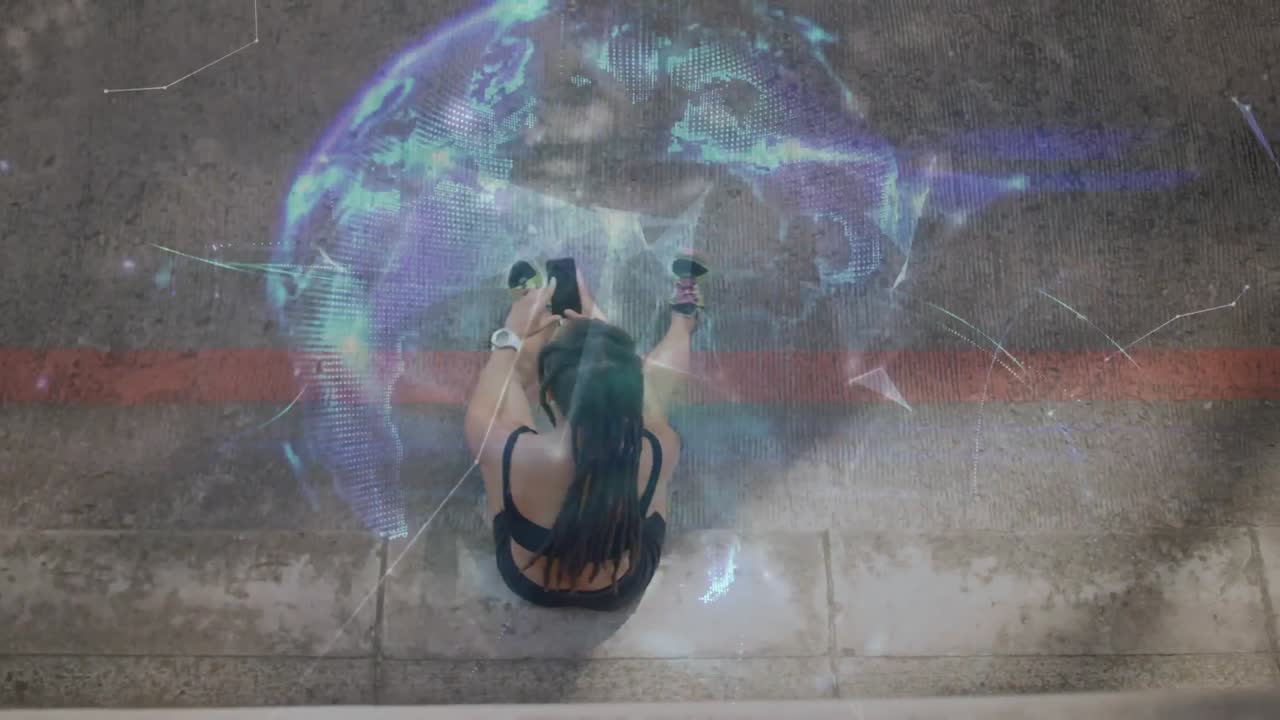 animación de la red de conexiones a través de una mujer en forma utilizando un teléfono inteligente