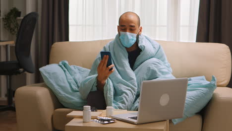 hombre enfermo con alta temperatura corporal