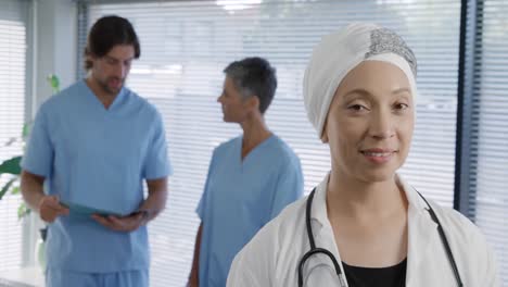 profesionales médicos en el trabajo