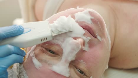 전문적인 초음파 얼굴 청소 절차, 하드웨어 화장품